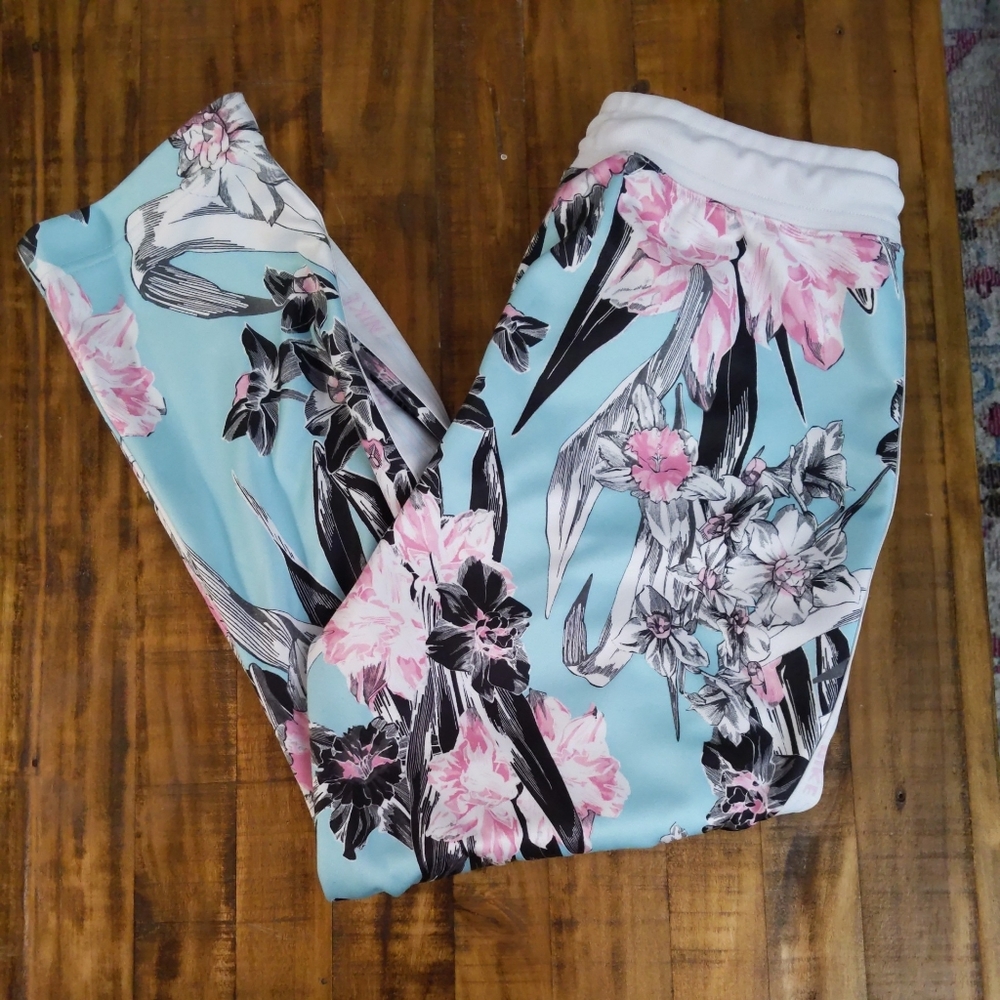Nike Sportswear Women's Track Pants Floral Jogger